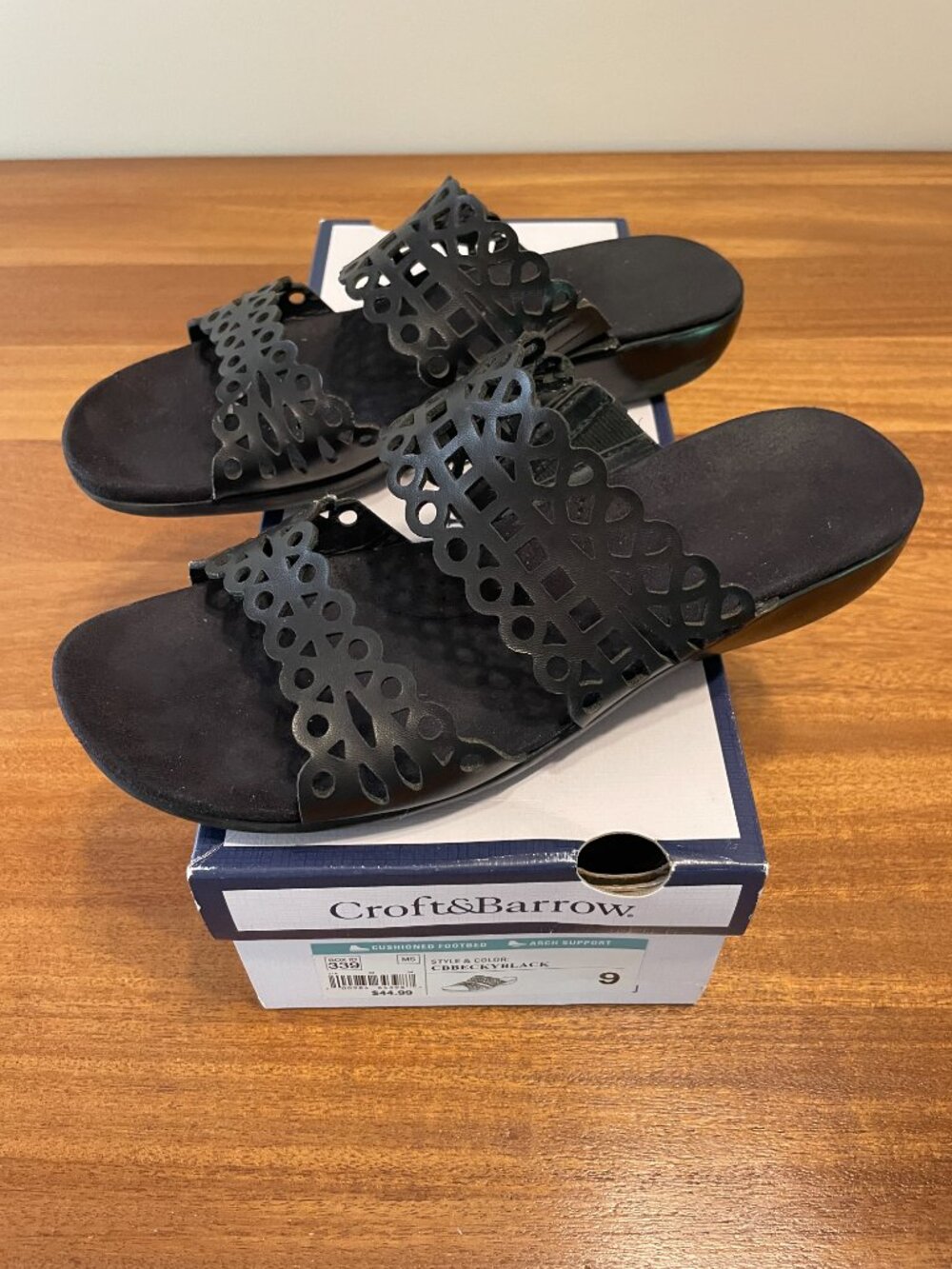 Croft and Barrow women's size 9 slip-on lattice design sandals, Summer, travel